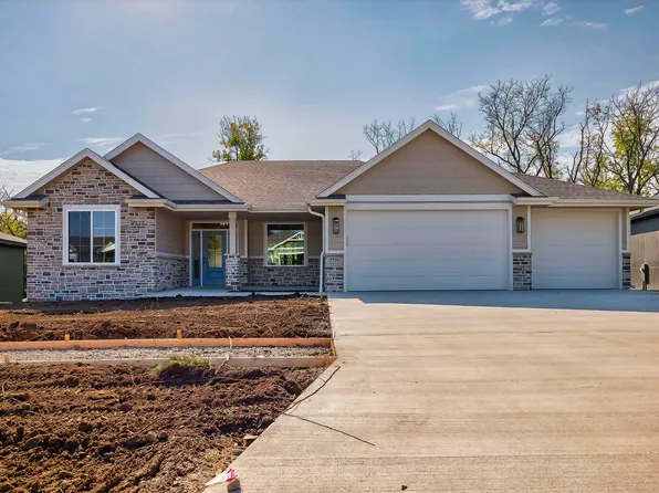 5735 SW 55th Ter, Topeka, KS 66610