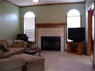 1st image of 568 White Oak Ln