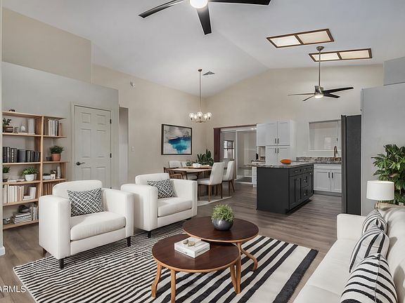 3rd image of 1213 E AVENIDA ISABELA --