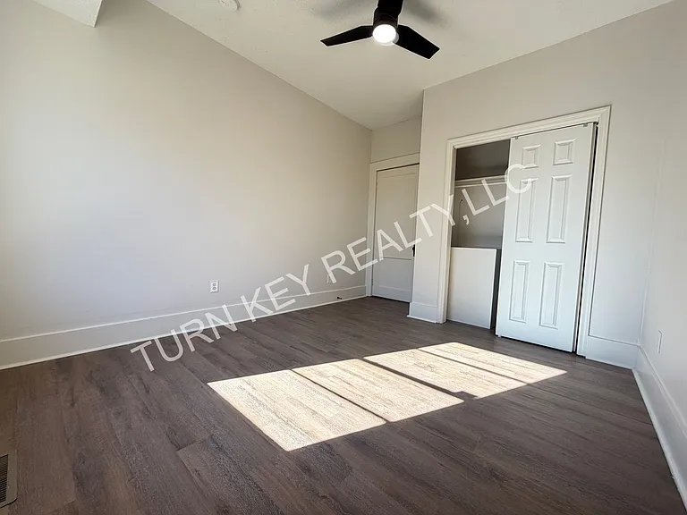 219 47th Pl N — Photo 9