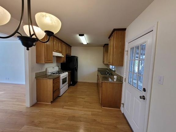 5th image of 10319 1/2 Mount Gleason Ave