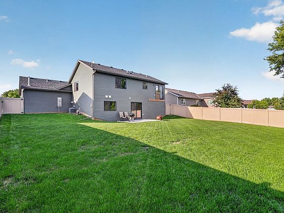 4th image of 419 Skogen Dr