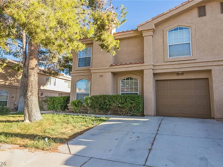 2815 Dawn Crossing Dr — Photo 2