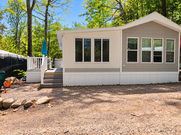 261 Point Sebago Rd #S0851, Casco, ME 04015