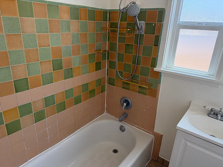 7609B California Ave #B — Photo 9