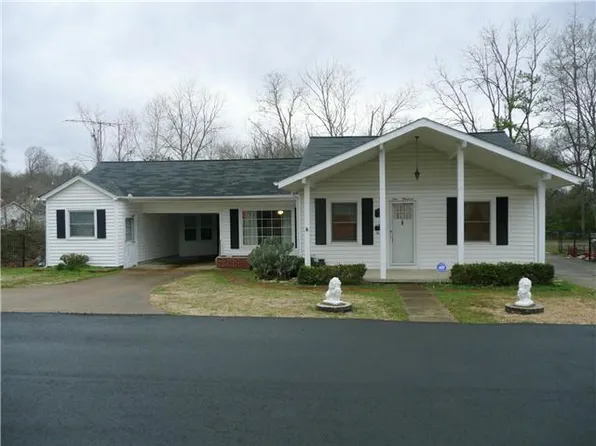 100 Simpson Ave, Waverly, TN 37185