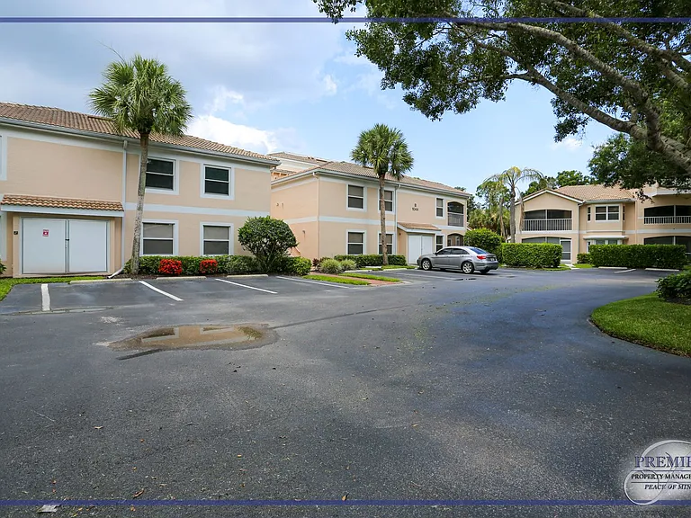 1044 Woodshire Ln #B203 — Photo 36