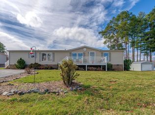 429 Big Cove Dr, Penhook, VA 24137