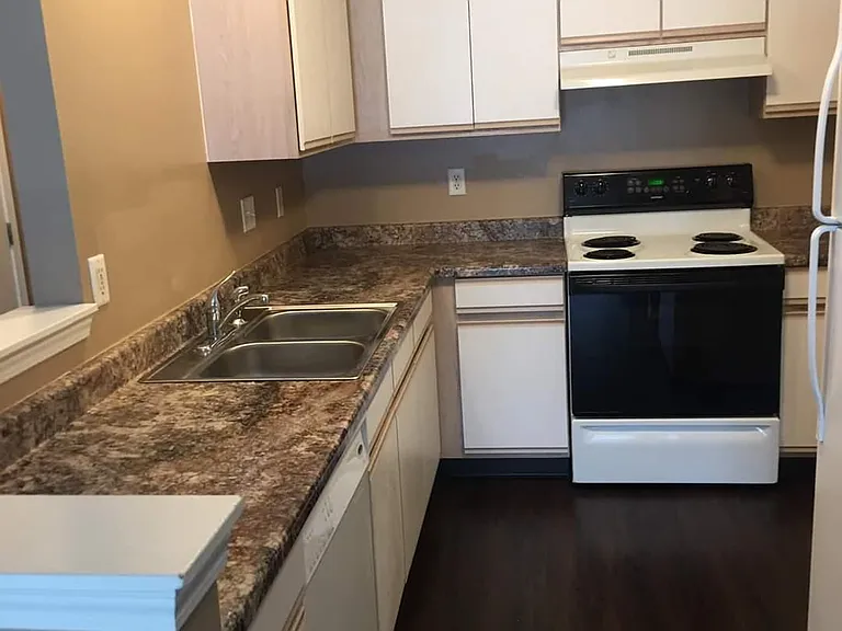349 Morningside Dr #4 — Photo 11
