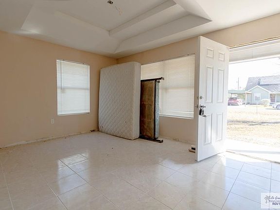 3rd image of 322 Retamosa Ave