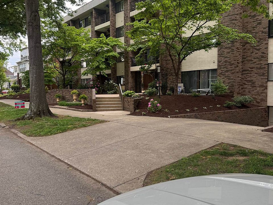 1st image of 933 W 12th Ave Unit 206