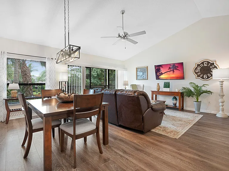 11863 Wimbledon Cir #542 — Photo 9