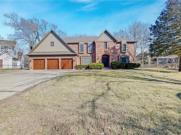 12905 Delmar St, Leawood, KS 66209