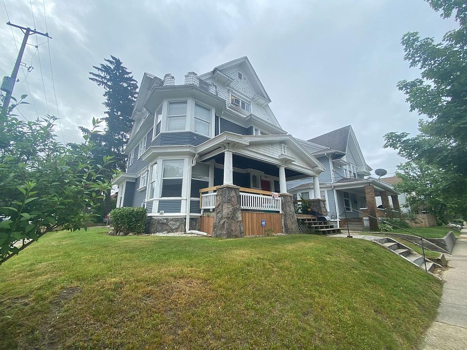 1st image of 800 Kalamazoo Ave SE #3