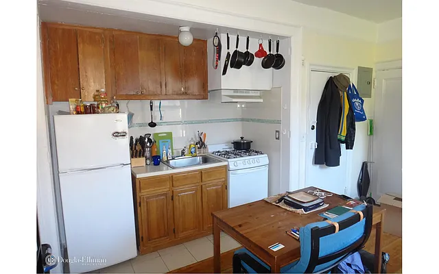 Rented by Douglas Elliman | media 17