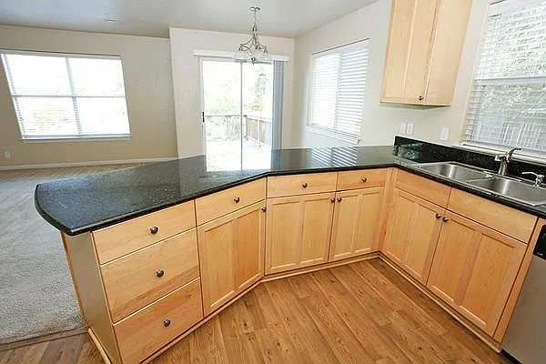 1719 Sylvan Drive - B — Photo 4