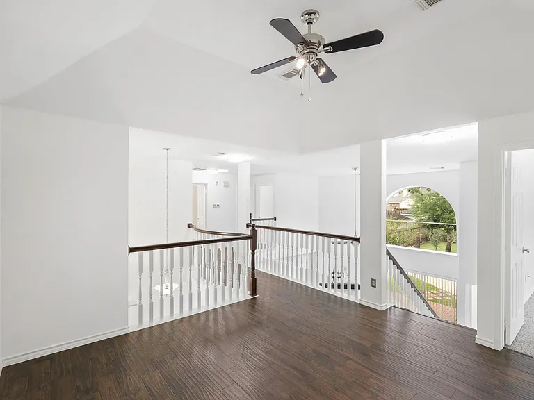 210 Wilkins Xing — Photo 29