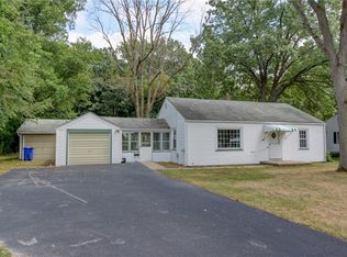 2832 N Fairview Ave, Decatur, IL 62526