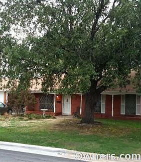 1st image of 221 NE Amy St