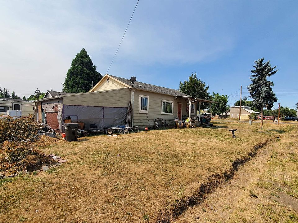 2nd image of 375 Picture St
