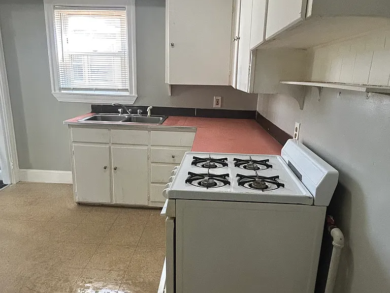 61 Meadow St #1 — Photo 4