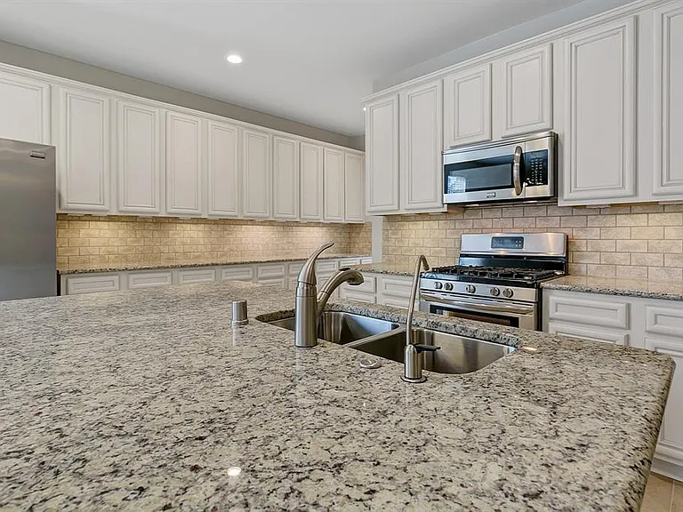 14019 S Wind Cave Ct — Photo 5