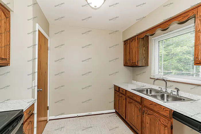 332 Ingram Rd — Photo 8