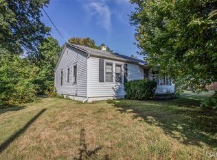 214 Union Hill Rd, Fairview Heights, IL 62208