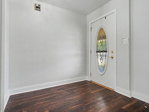 4th image of 558 10th St