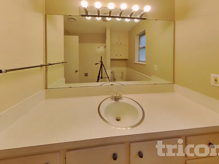 908 Hilton Pl — Photo 15