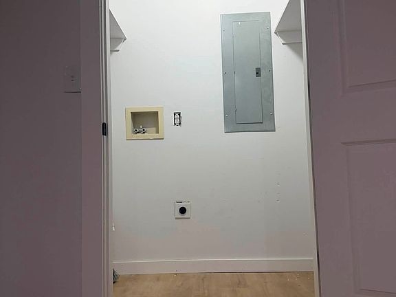 4th image of 2201 7th Ave #B