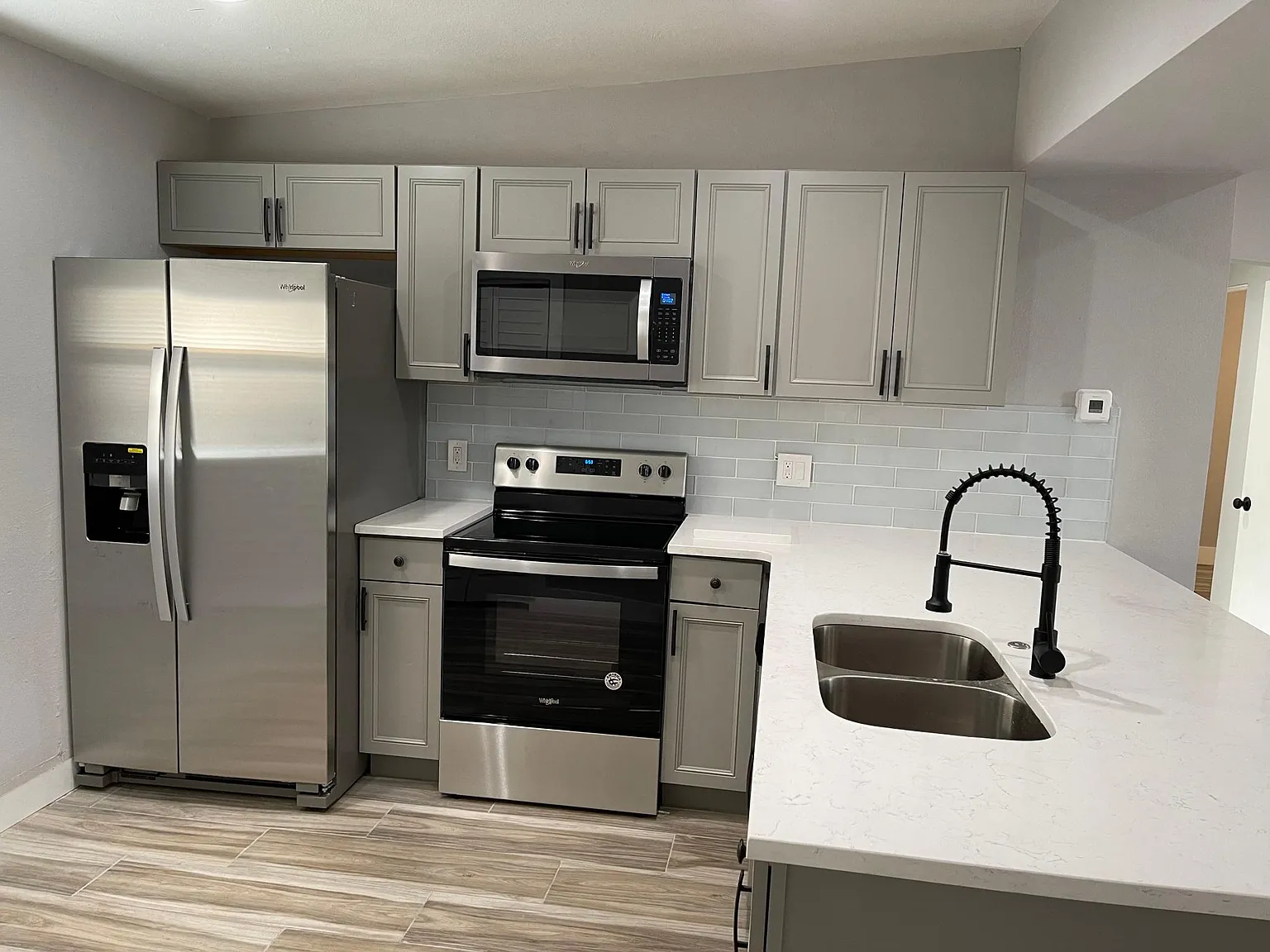 560 Iris Rd — Photo 4