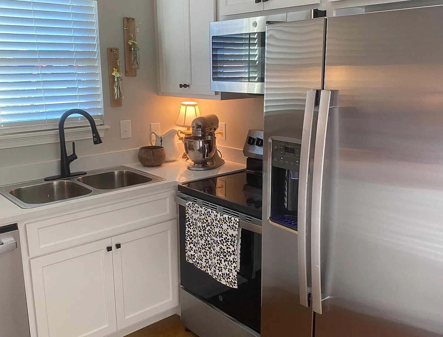1 bed, 700 sqft, $1,400 — Photo 3