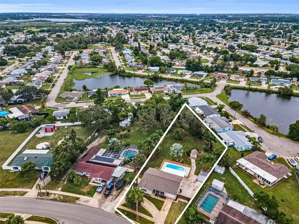 5022 Forest Hills Dr, Holiday, FL 34690