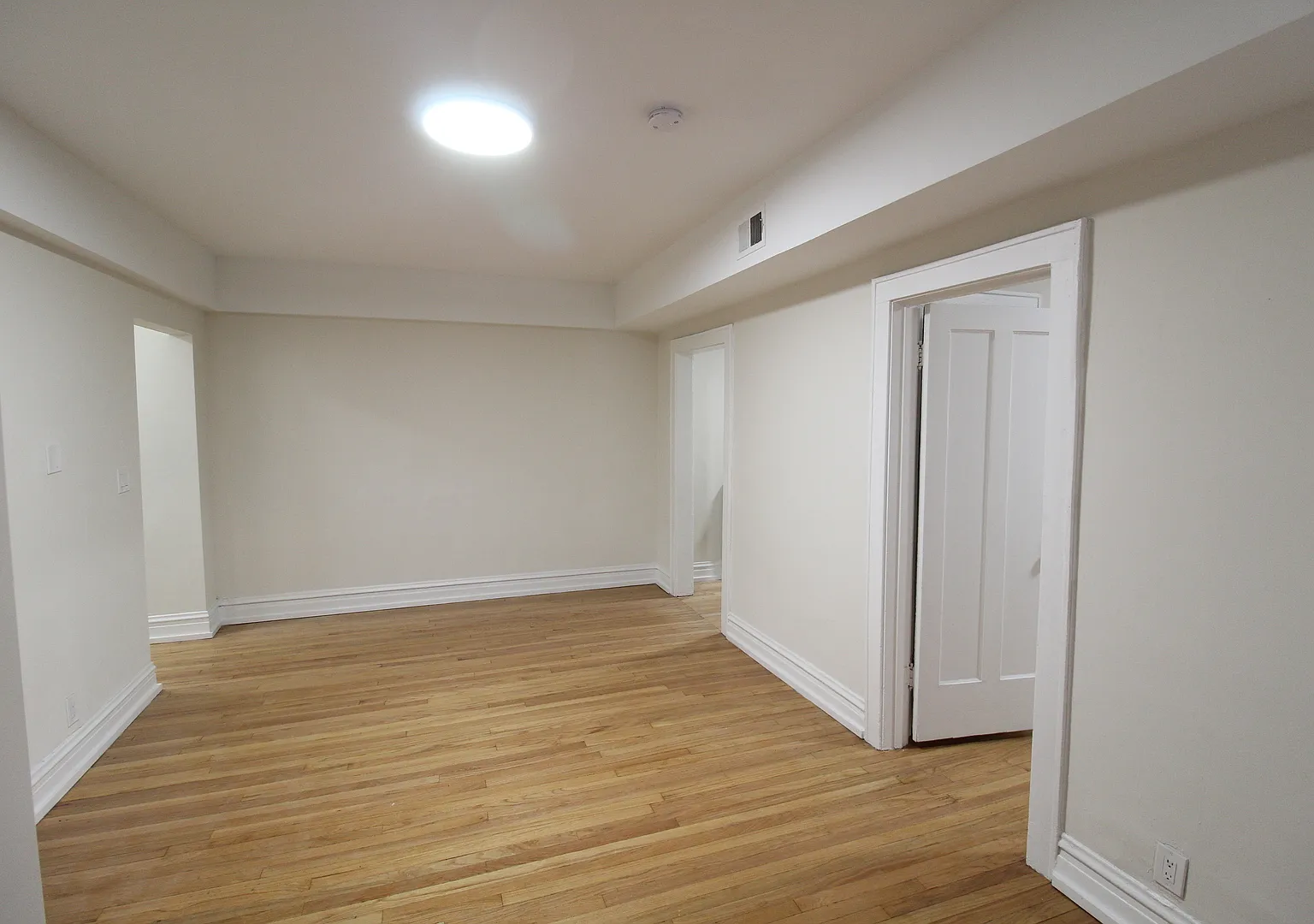 3 bed, 1600 sqft, $2,200 — Photo 4
