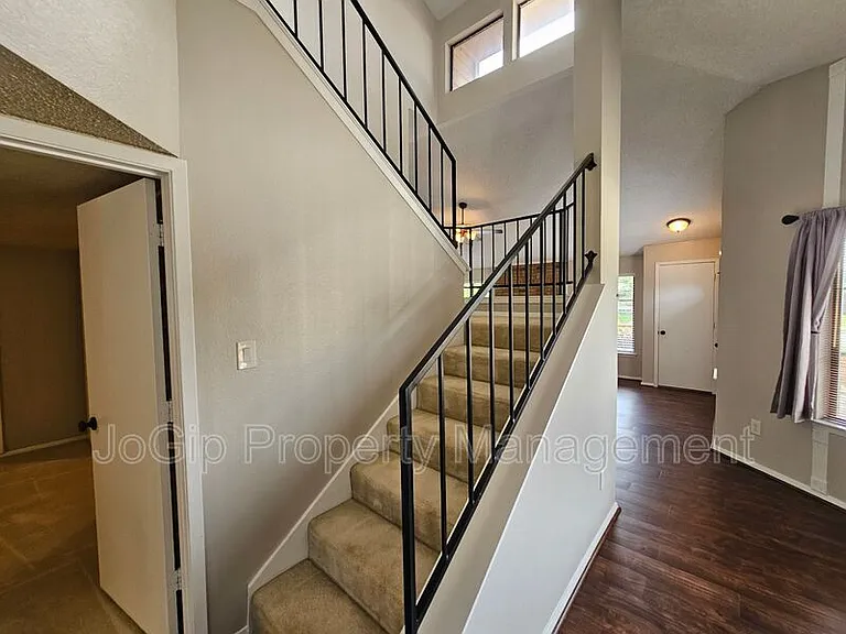 601 Harvest Hill St — Photo 21