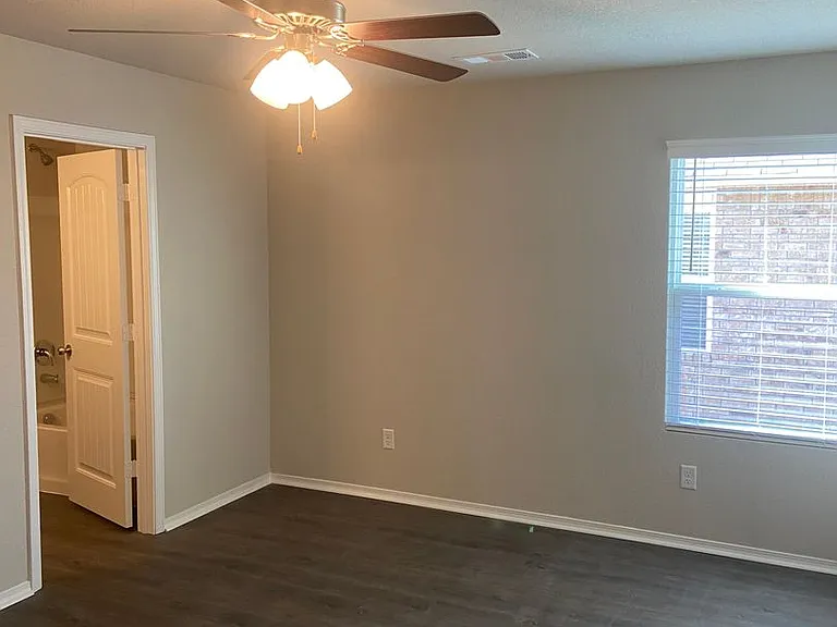 2513 Grand Ln — Photo 14