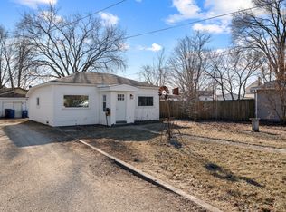132 Dodge Ave, Dekalb, IL 60115