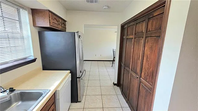 106 Gondrella Dr — Photo 9