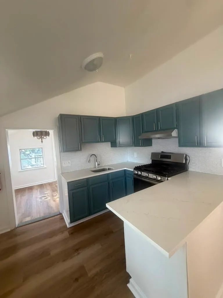 3 bed, $2,600 — Photo 2