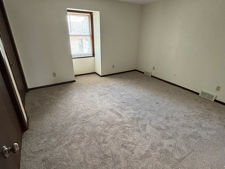 708-712 Venango Ave #8 — Photo 4