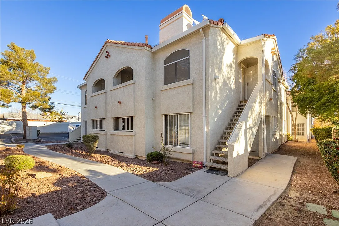2 bed, 2.0 bath, 1081 sqft, $1,275 — Photo 1