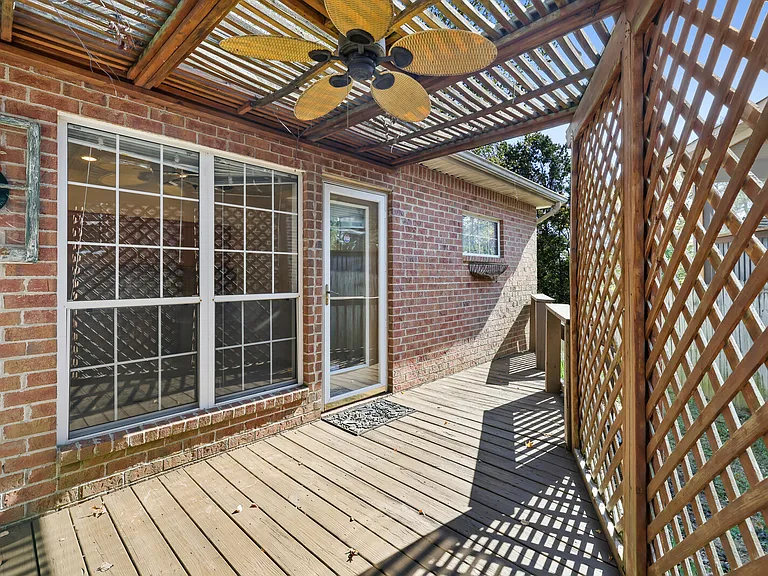 4933 Alexis Dr — Photo 32