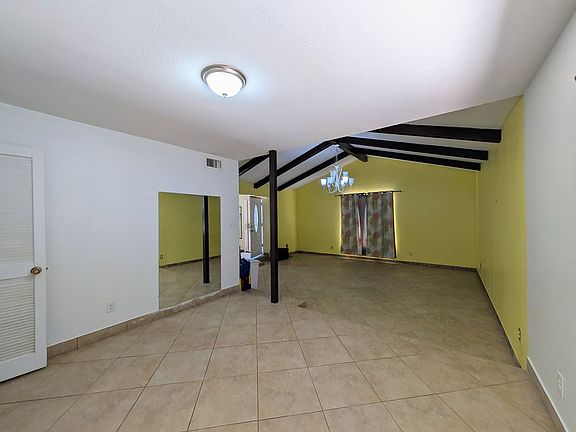 4th image of 3848 W North Ln