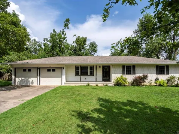 1909 S 12th St, Rogers, AR 72758