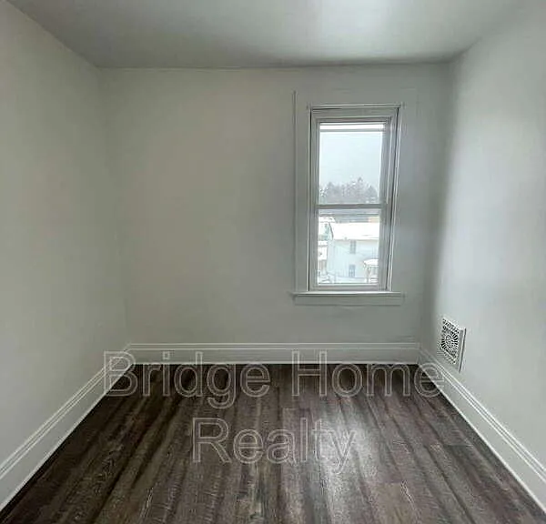 136 S Spring Ave — Photo 39