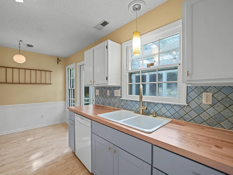 713 Cross Timbers Dr — Photo 16