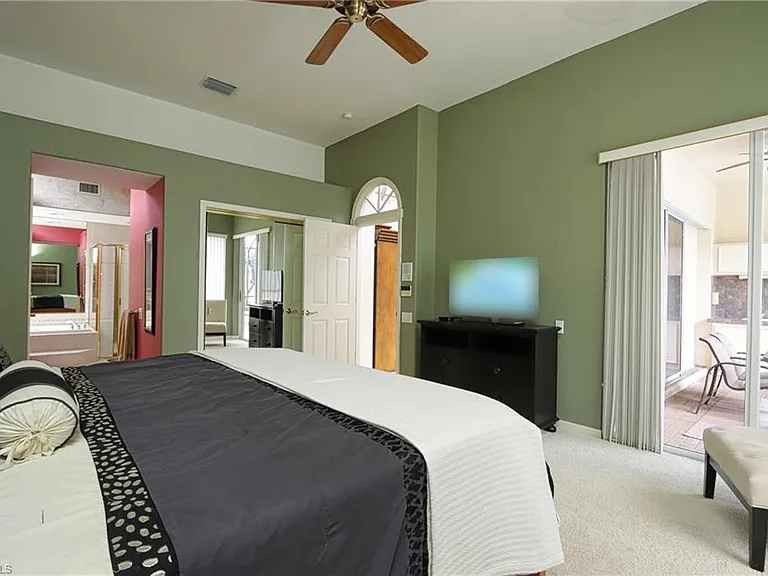 5901 Ashford Ln — Photo 11