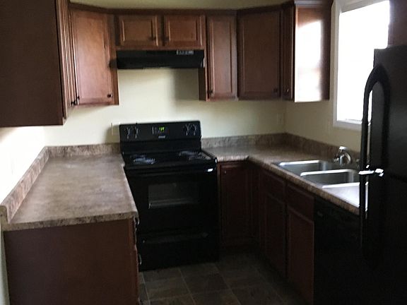 3rd image of 816 Melanie Ln #A