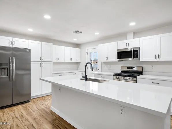 1014 S PRICE Road, Tempe, AZ 85281